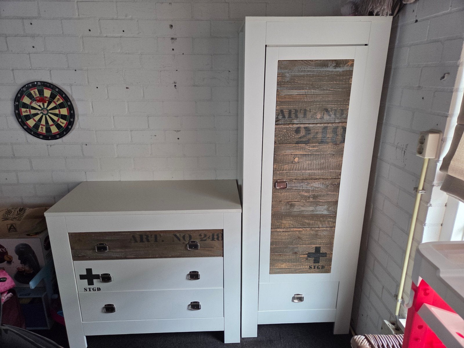Commode en kledingkast set - wit met houtaccenten, Gebruikt, 100 tot 150 cm, Industrieel, Modern, Ophalen of Verzenden