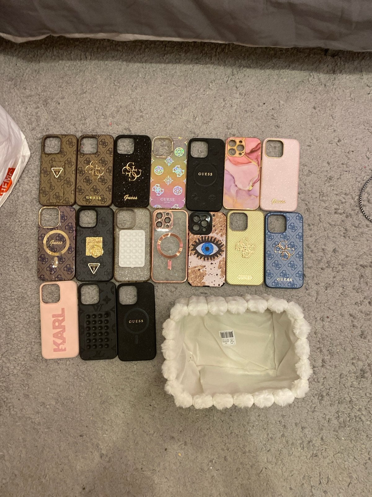 17 hoesjes voor een iphone 15 pro max plus een witte mantje, Kunststof, Gebruikt, Hoesje of Tasje, Ophalen of Verzenden