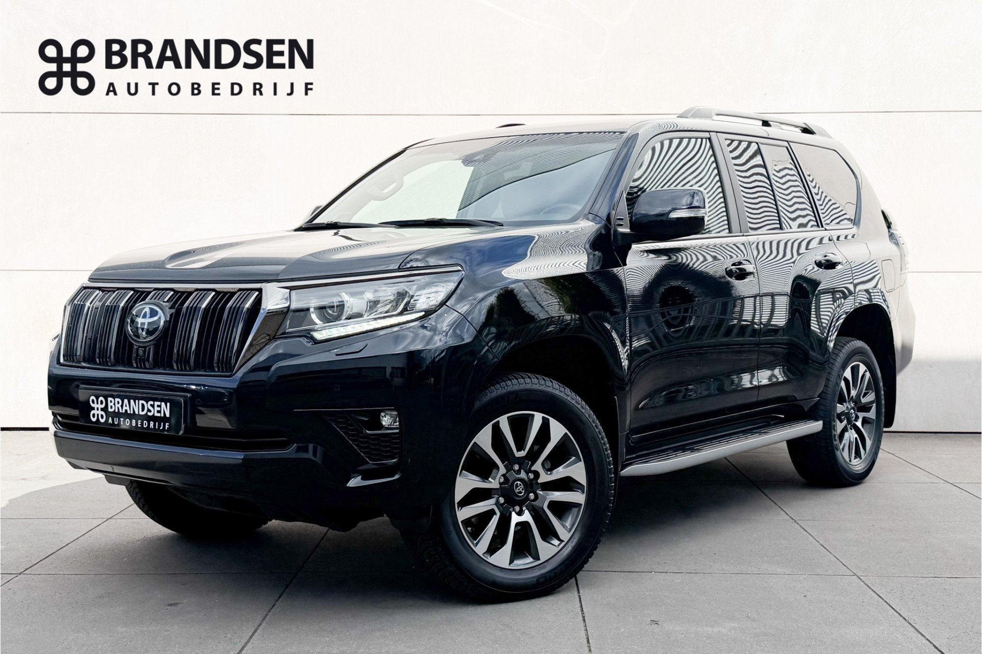 Toyota Land Cruiser 2.8 D-4D 70th Anniversary LED-360-ACC-Tr, Auto's, Automaat, Gebruikt, Huisgarantie, 4 cilinders
