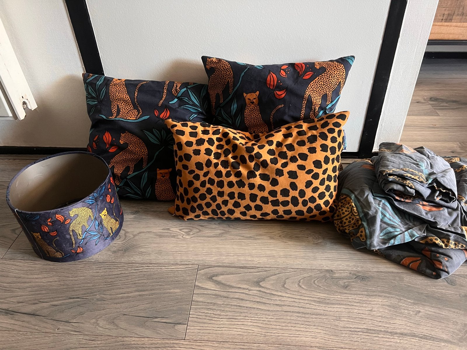 Leopard print kussens, lampenkap en overtrek, Ophalen, Zo goed als nieuw, Blauw, Rechthoekig