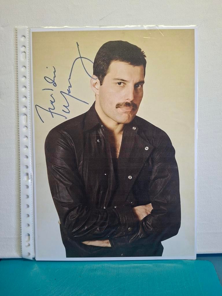 FREDDY MERCURY QUEEN, Verzenden, Zo goed als nieuw, Foto of Kaart, Gesigneerd