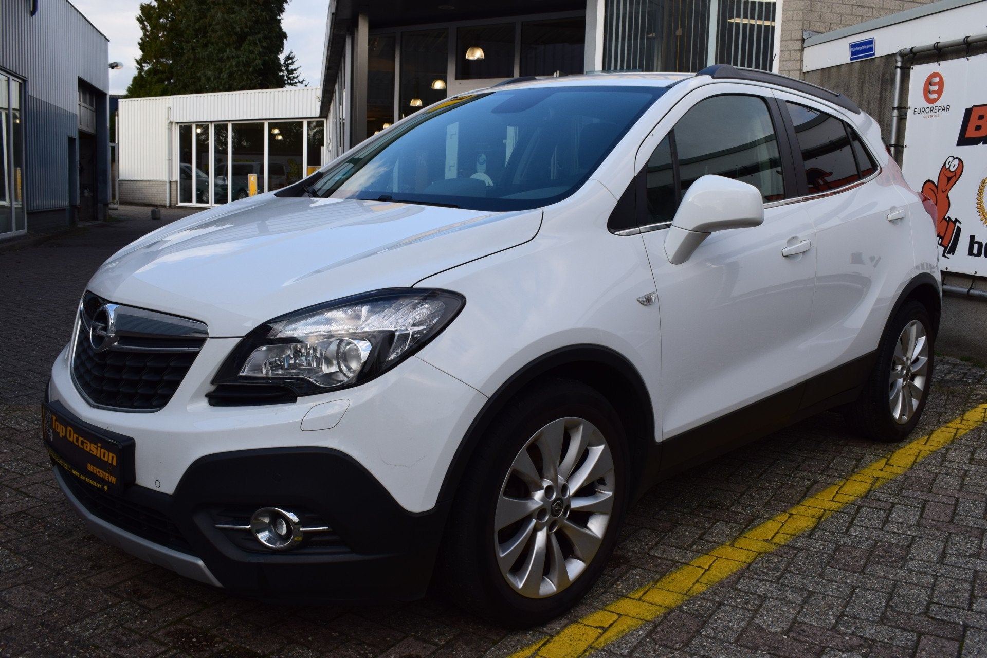 Opel Mokka 1.4 T Cosmo (bj 2015, automaat), Auto's, Gebruikt, Euro 6, Leder en Stof, Wit