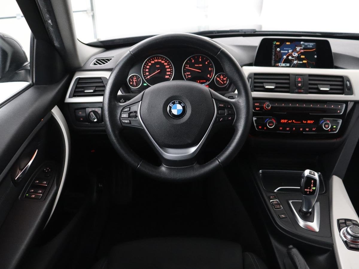 BMW 3-serie Touring 320d EDE Centennial Executive | Half led, Automaat, 745 kg, Euro 6, 4 cilinders