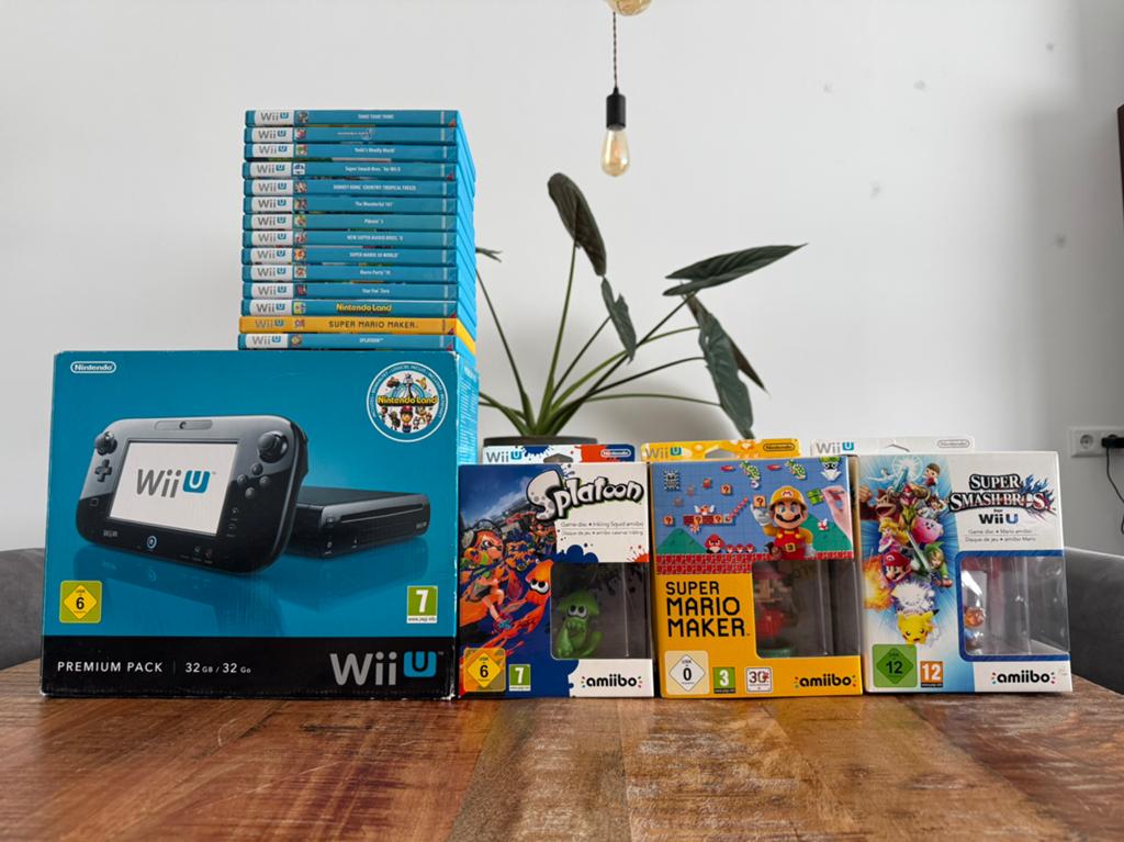 Nintendo Wii U compleet in doos + 15 games, Ophalen of Verzenden, Zo goed als nieuw, Met 1 controller