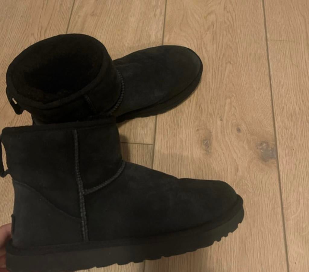 originele uggs maat 40 zwart, Ophalen of Verzenden, Gedragen, Zwart