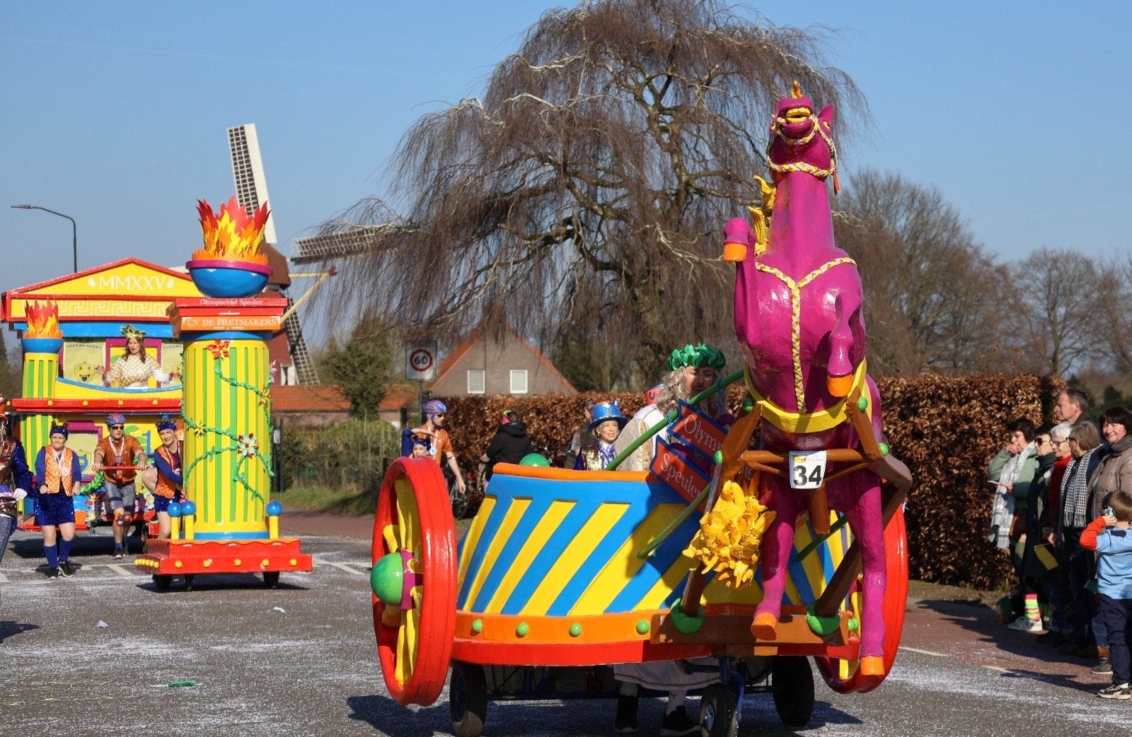 Carnavalswagen paard met strijdkar te huur, Ophalen, Gebruikt, Overige typen, Carnaval