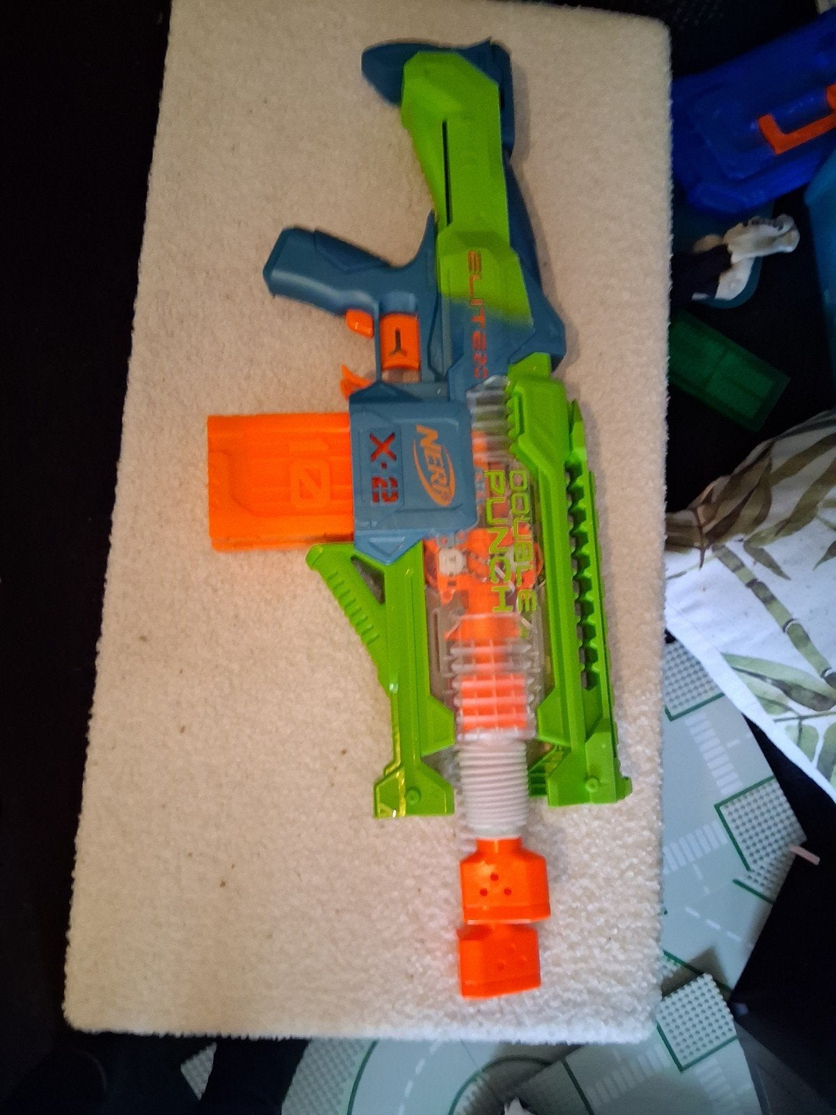 Elektrische Nerf met 20 pijltjes - Zo goed als nieuw, Ophalen