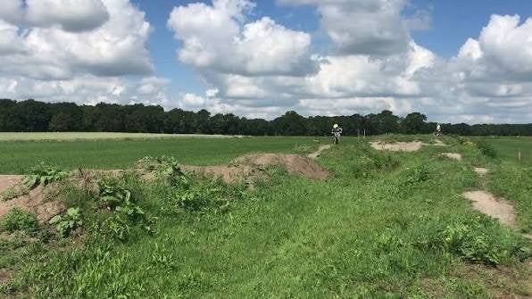 gezocht: gebruik privéterrein voor (elek) crosser kids, Ophalen