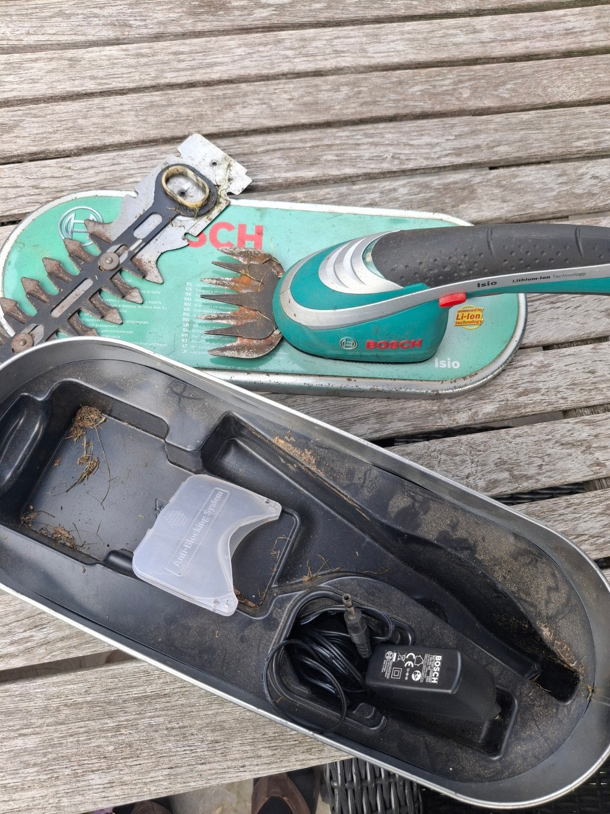 Bosch Isio Accu Gras- en Struikschaar met Oplader, Ophalen, Gebruikt, Accu, Bosch