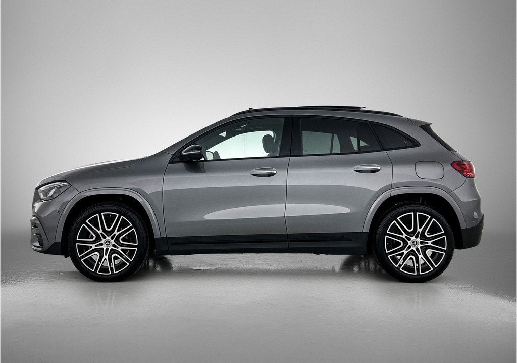 Mercedes-Benz GLA 250 e 140 Year Edition | Premium Plus pakk, Auto's, Mercedes-Benz, Automatische klimaatregeling, Zwart, 4 cilinders