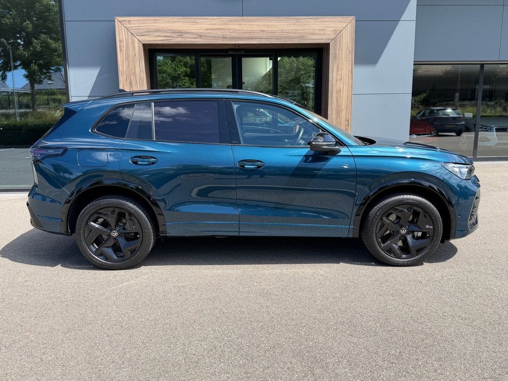 Volkswagen Tiguan 1.5 eHybrid R-Line | Black line | 360 Came, Auto's, Volkswagen, 12 maanden, Zwart, Blauw, SUV of Terreinwagen