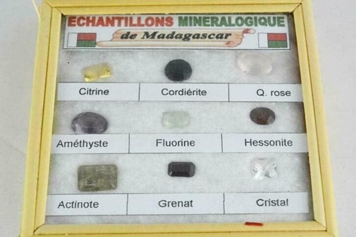 Facet geslepen Edelstenen in een doosje - 23,6 ct, Nieuw, Ophalen of Verzenden, Nvt, Nvt