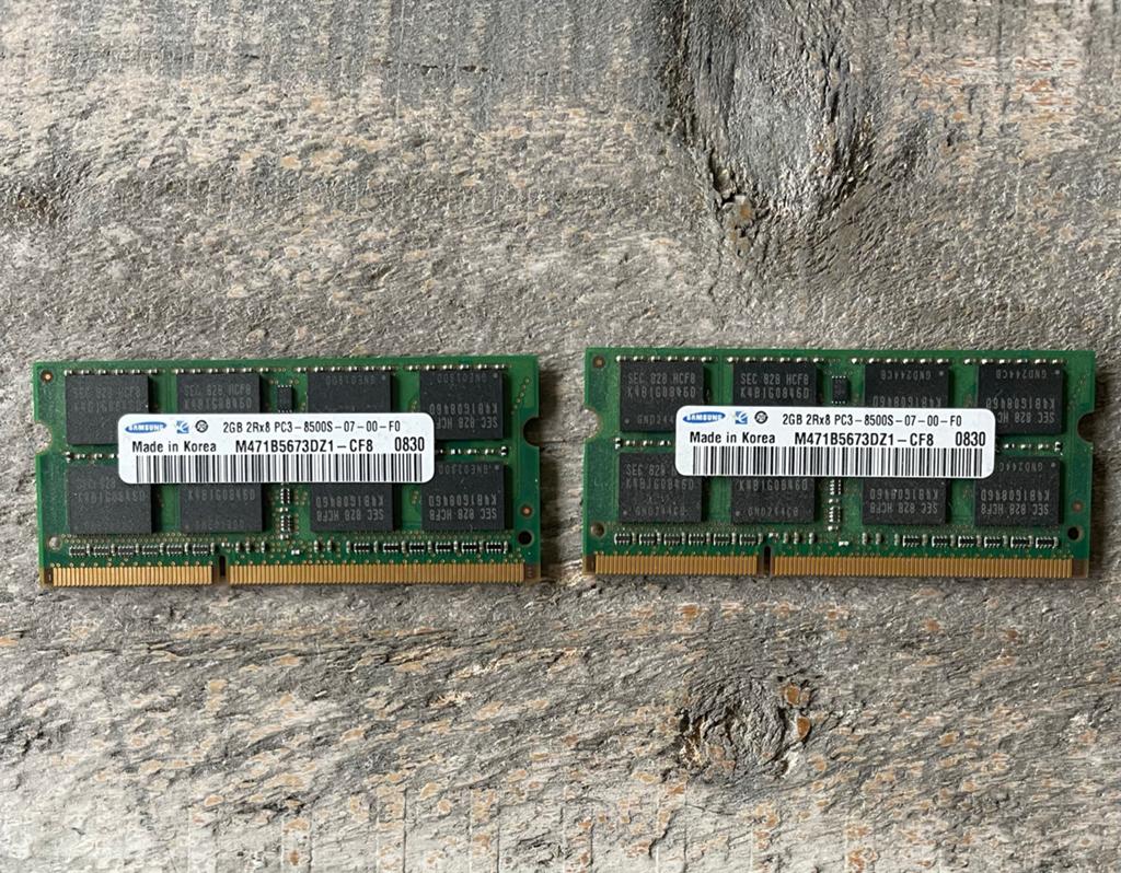 2x 2GB DDR3 SO-DIMM RAM PC3-8500 (1066 MHz) Laptop Geheugen, Computers en Software, RAM geheugen, Gebruikt, DDR3, Ophalen of Verzenden