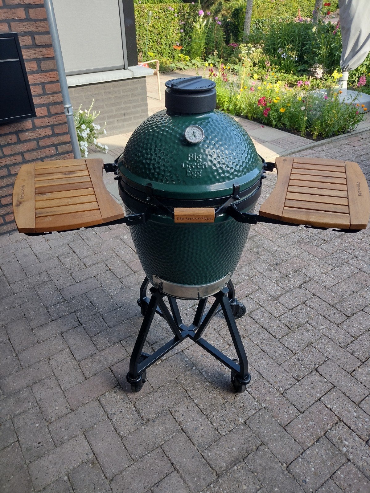 Big Green Egg Medium met onderstel en zijtafels, Ophalen, Gebruikt, Big Green Egg