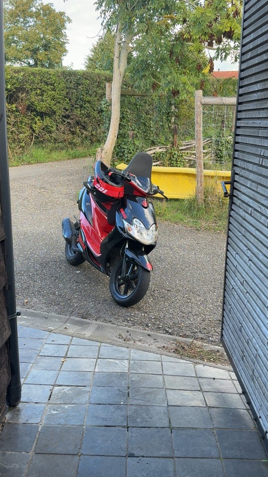 Yamaha jog r Scooter - Zwart/Rood, Gebruikt, Aerox, Maximaal 45 km/u, Ophalen of Verzenden