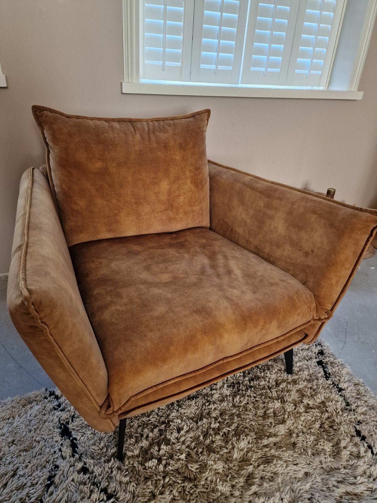Okergele velvet fauteuil van Loods 5, Ophalen, Eenpersoons, 75 tot 100 cm, Zo goed als nieuw