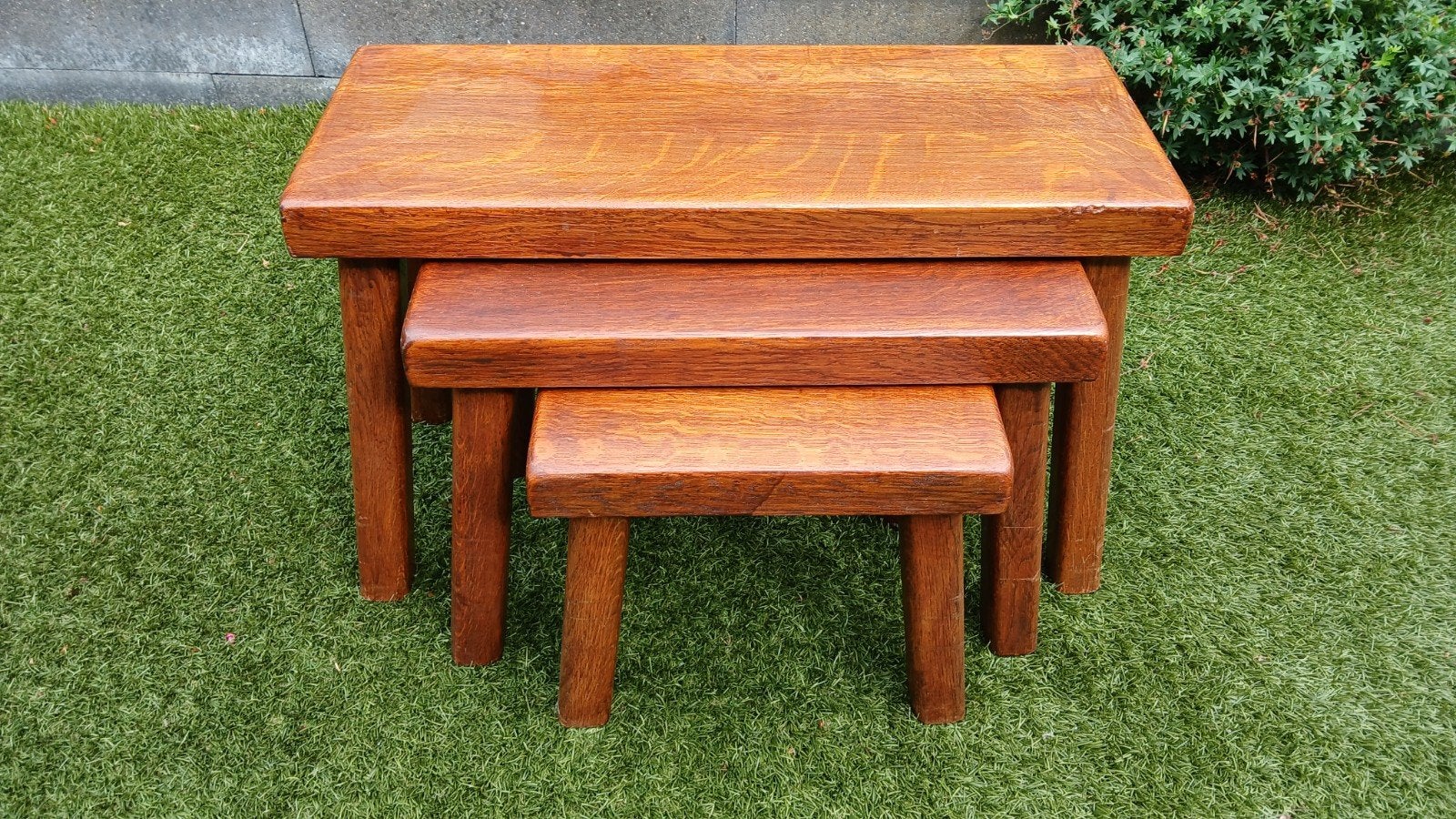 Set van 3 zware eiken bijzettafeltjes, Ophalen