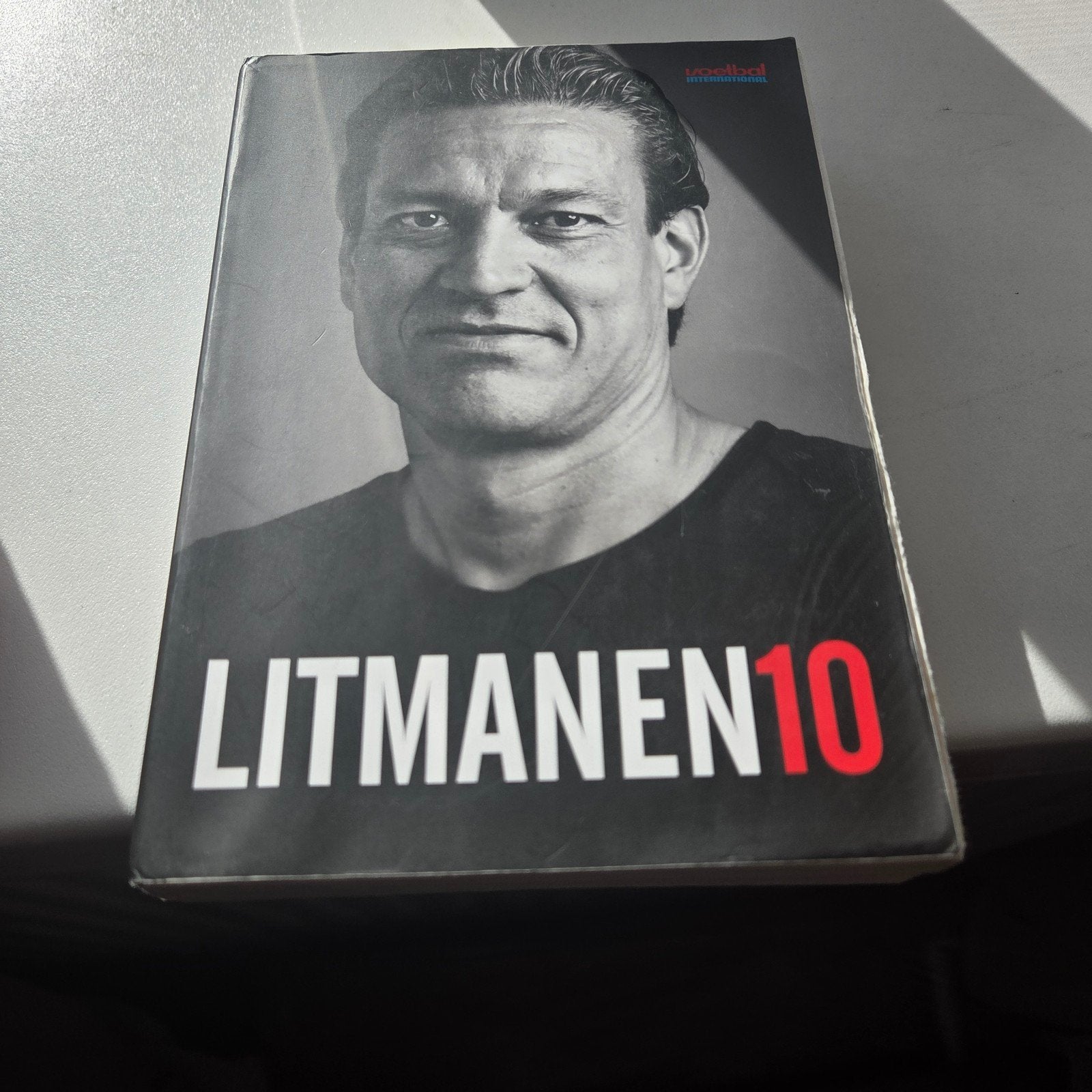 Jari Litmanen - Litmanen 10, Jari Litmanen, Ophalen of Verzenden, Zo goed als nieuw, Sport