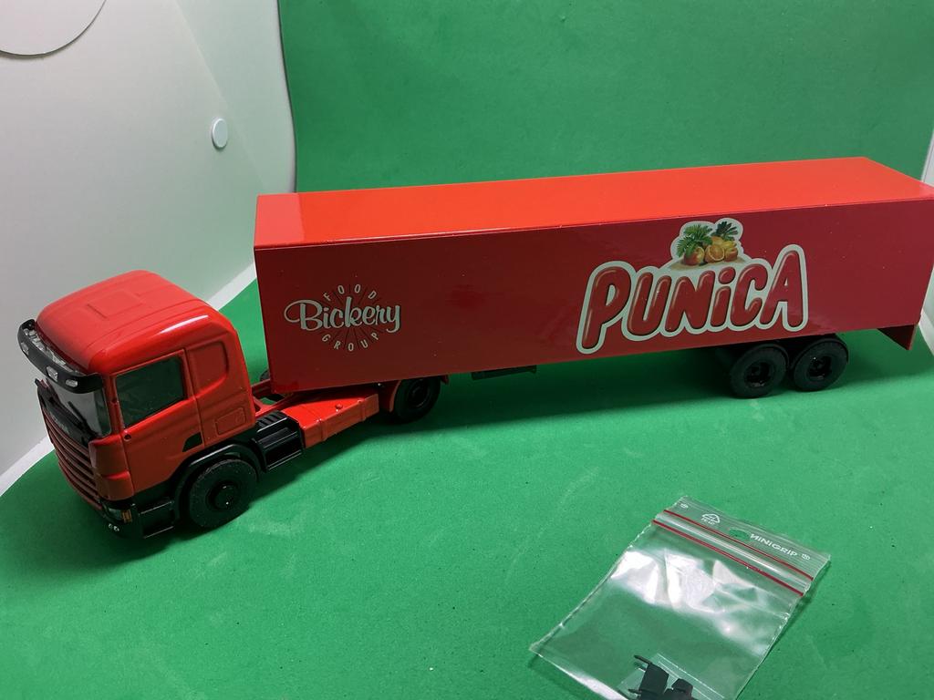 Lion Toys Scania R500 Punica Bickery Group., Hobby en Vrije tijd, Modelauto's | 1:50, Ophalen of Verzenden, Zo goed als nieuw