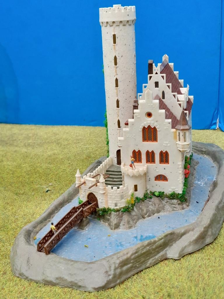 Gedetailleerd Kasteel, Faller n schaal, Overige merken, Gelijkstroom of Wisselstroom, Brug, Tunnel of Gebouw, Ophalen of Verzenden