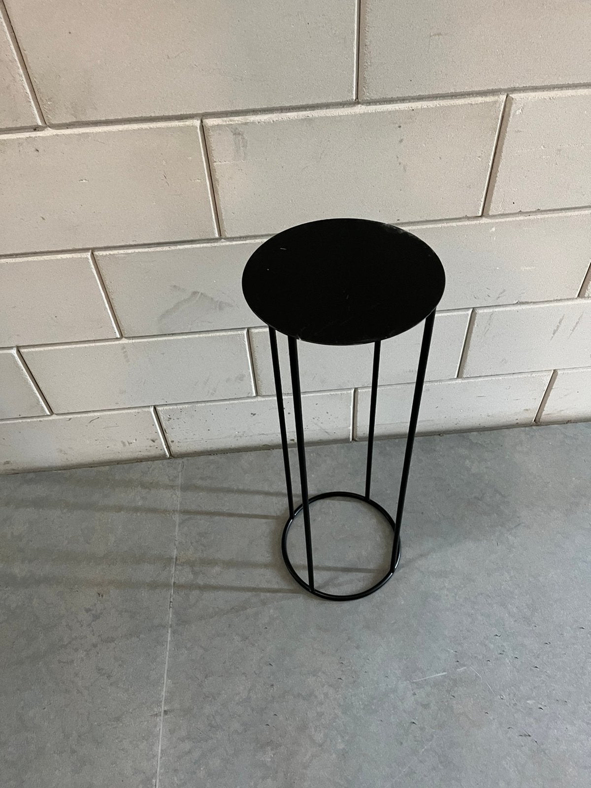 Zwart metalen plantentafeltje - Modern en stijlvol, Ophalen, Minder dan 55 cm, Gebruikt, Metaal of Aluminium