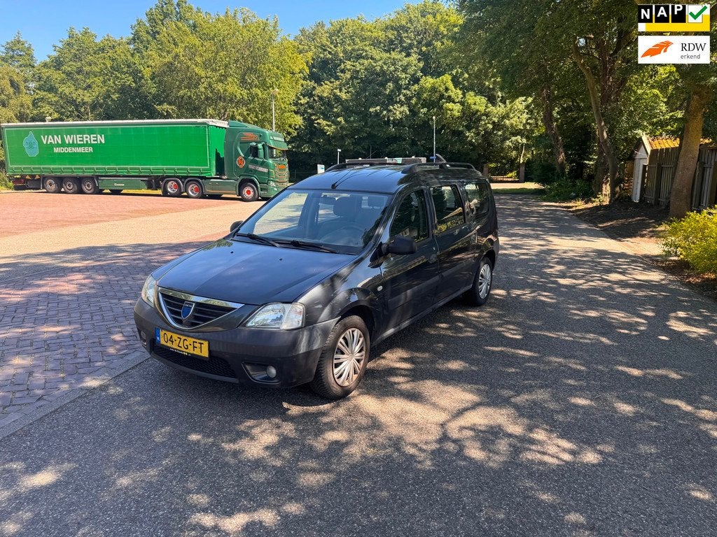 Dacia Logan MCV 1.6-16V Lauréate 7p. Airco.Airco, Auto's, Dacia, Gebruikt, 7 stoelen, Origineel Nederlands, Bedrijf