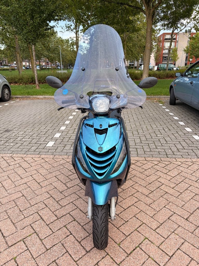 Piaggio Zip 50 cc 2021 | 11.068 km | Kameleon kleur, Ophalen, Zip, Zo goed als nieuw, Benzine