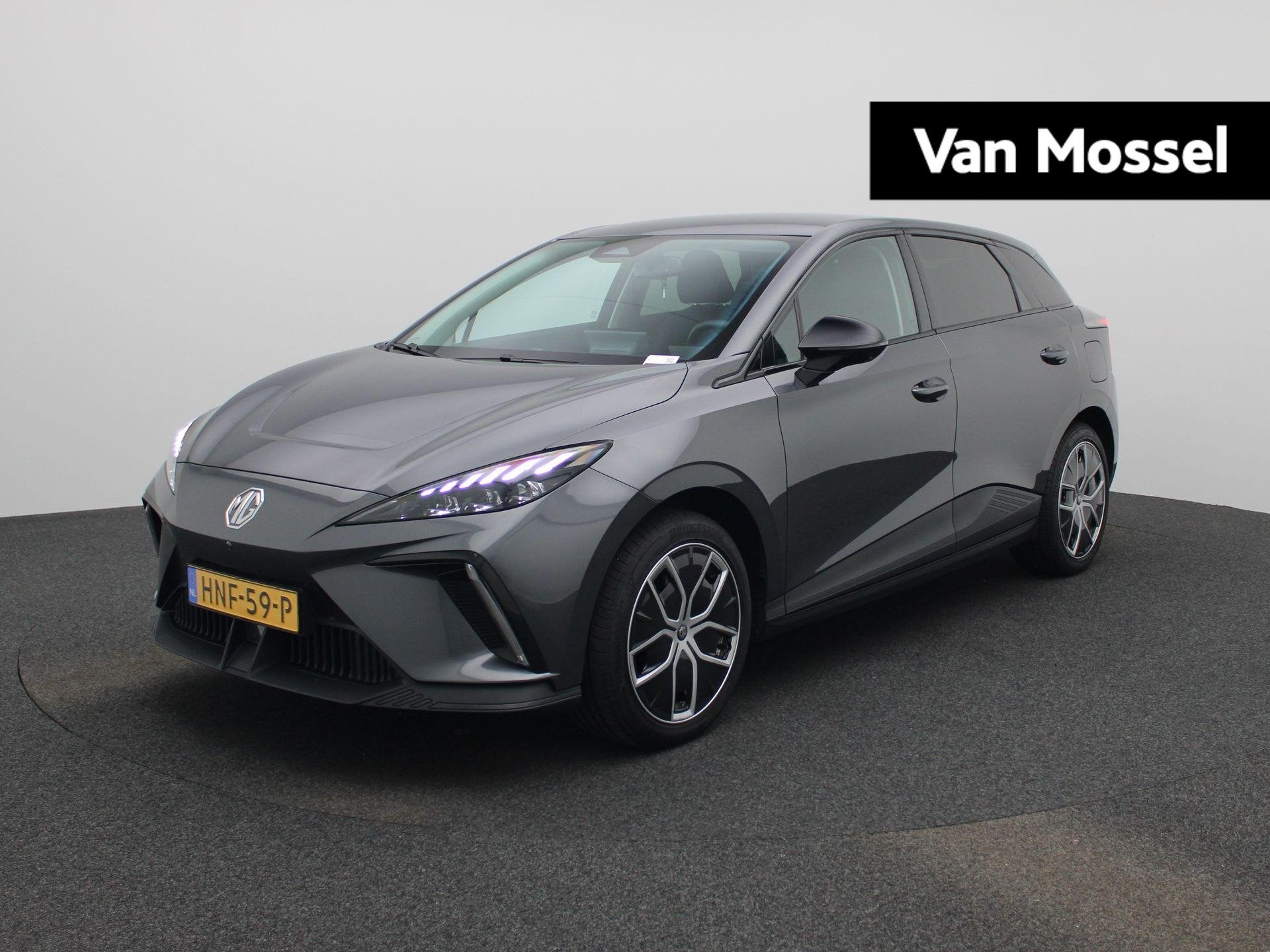 MG 4 Luxury 64 kWh, Auto's, Automaat, 12 maanden, Achterwielaandrijving, Gebruikt