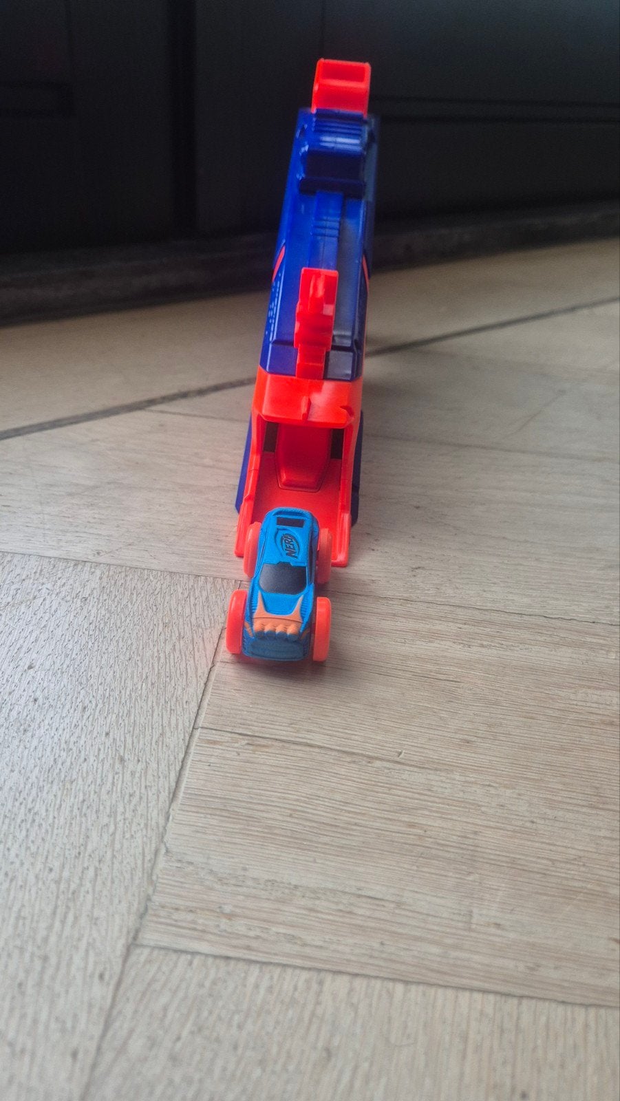 Nerf Nitro Blaster met 2 auto's, Kinderen en Baby's, Ophalen of Verzenden, Gebruikt