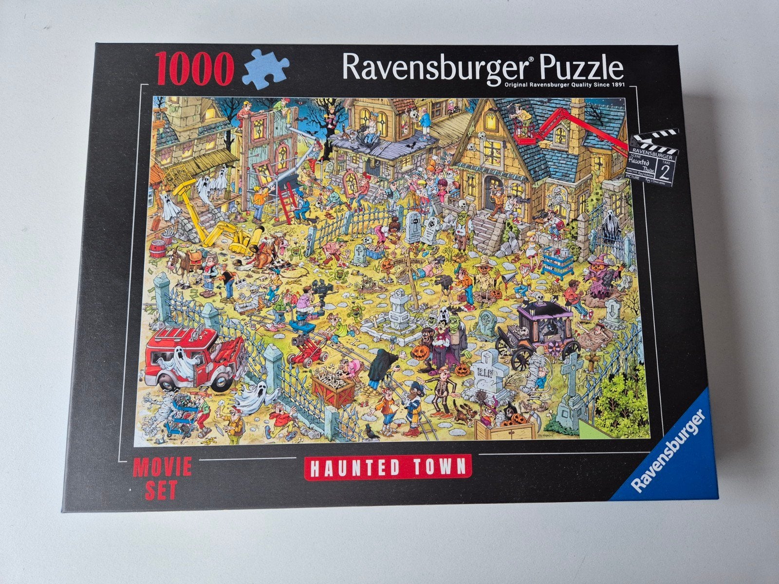 Ravensburger Movie Set Haunted Town 1000 stukjes puzzel, Hobby en Vrije tijd, Denksport en Puzzels, Ophalen of Verzenden, 500 t/m 1500 stukjes