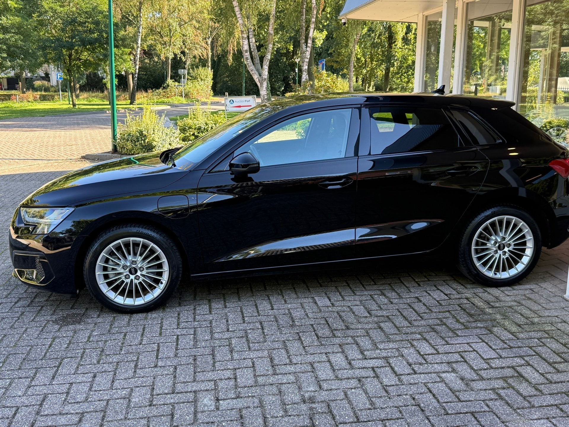 Foto 6 van Audi A3 Sportback 40 TFSI e Advanced edition S LINE/STOELVER