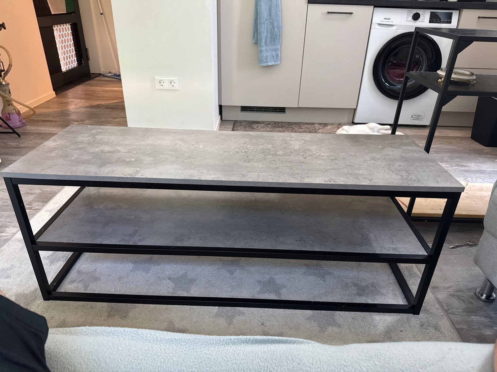 Salontafel met betonnen look en metalen frame, Ophalen, Gebruikt, 100 tot 150 cm, 50 tot 100 cm