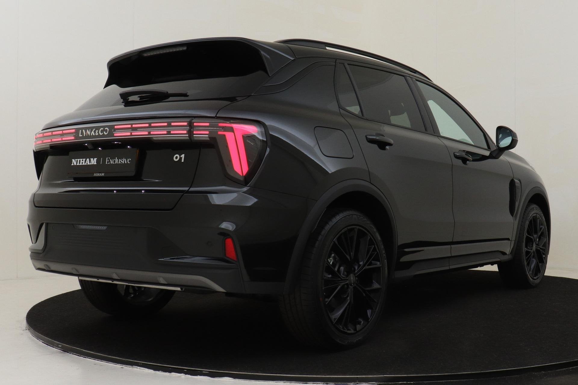 Lynk & Co 01 1.5 PHEV MORE -PANO.DAK|HARMANINFINITY|ELEK.STO, 12 maanden, 1800 kg, Euro 6, 4 cilinders