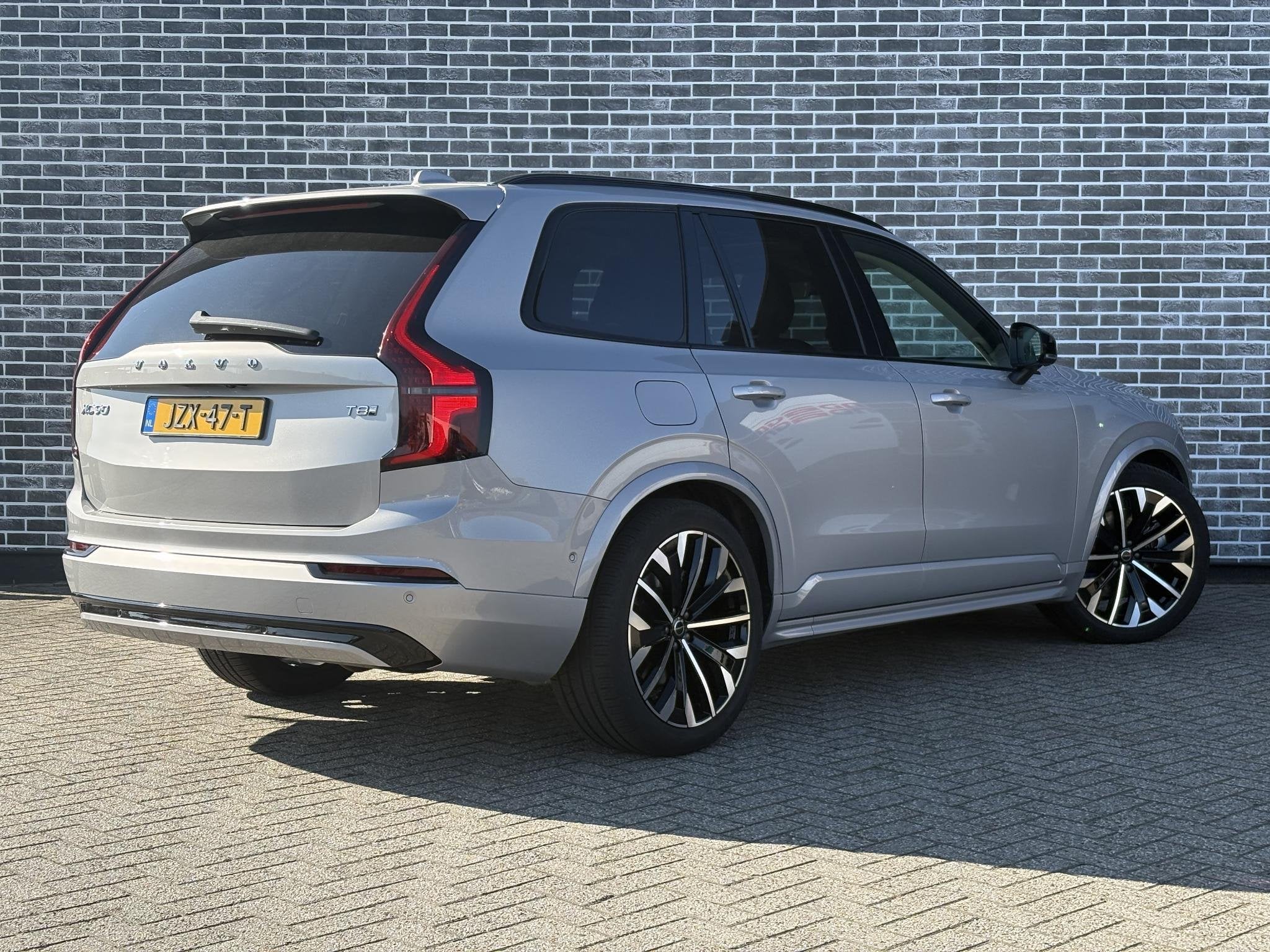 Volvo XC90 2.0 T8 Plug-in Hybrid AWD Ultra Dark | SOH:100% |, Dealer onderhouden, Gebruikt, Euro 6, 4 cilinders