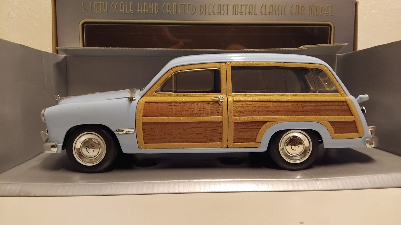 Ford Woody Wagon light blue 1949 Motor City metal 1:18 KRD, Ophalen of Verzenden, Zo goed als nieuw, Auto, Overige merken