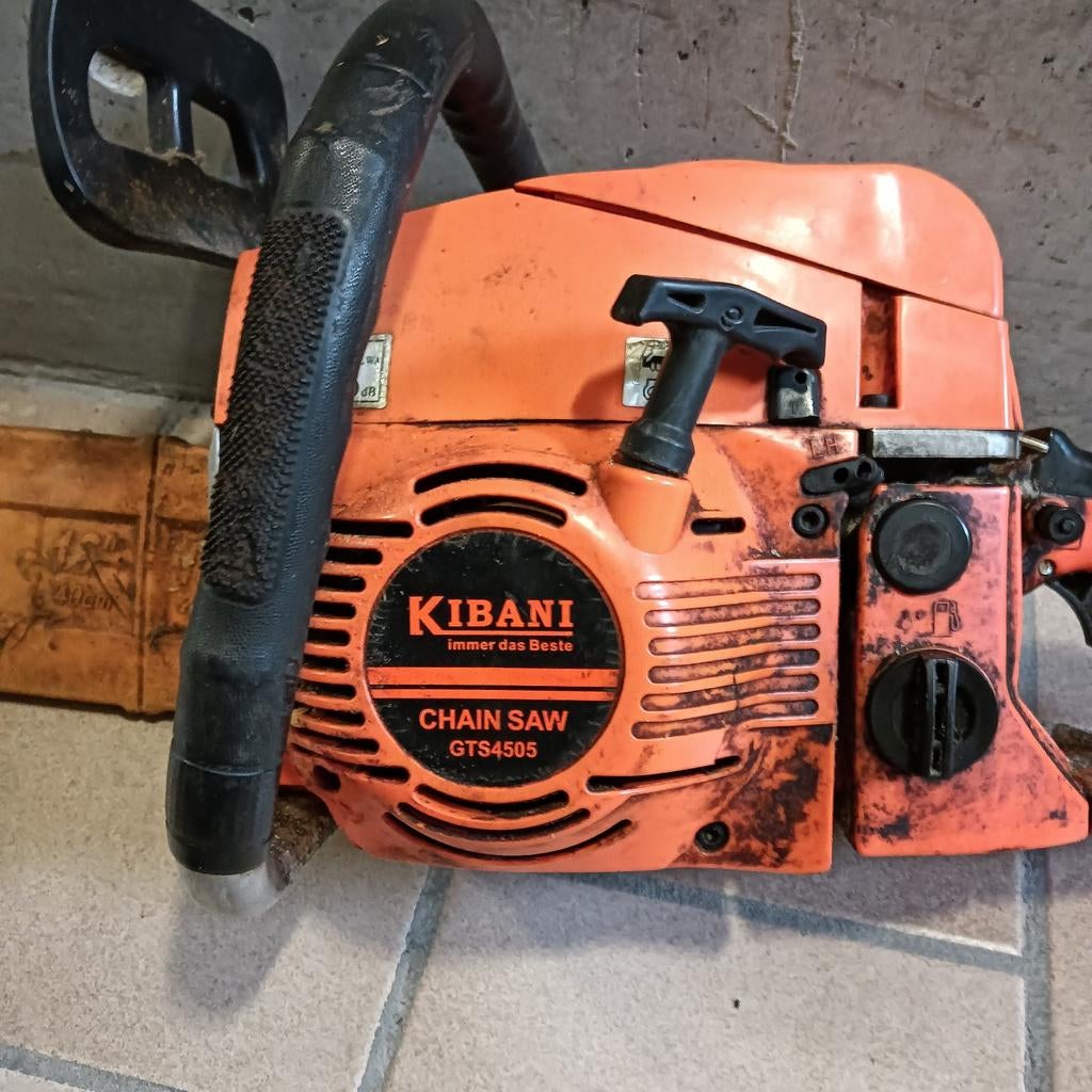 Kibani benzine kettingzaag, Ophalen, Gebruikt, Kibani
