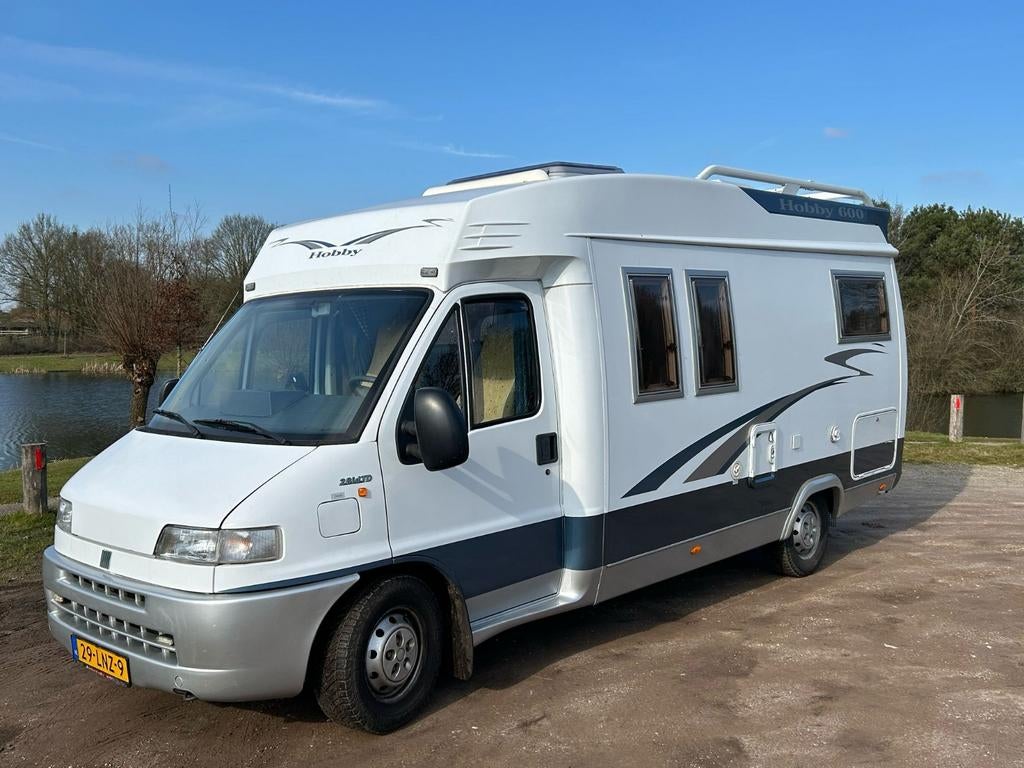 Hobby Camper - 14K te koop, Caravans en Kamperen, Campers, Buitenlamp, Standaard zit, Alkoof, Ringverwarming