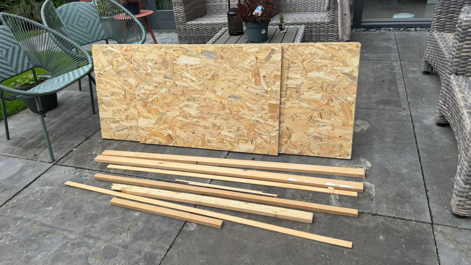GRATIS op te halen in Den Bosch- hout en wandrail/-planken, Ophalen, Gebruikt, 250 cm of meer, Planken