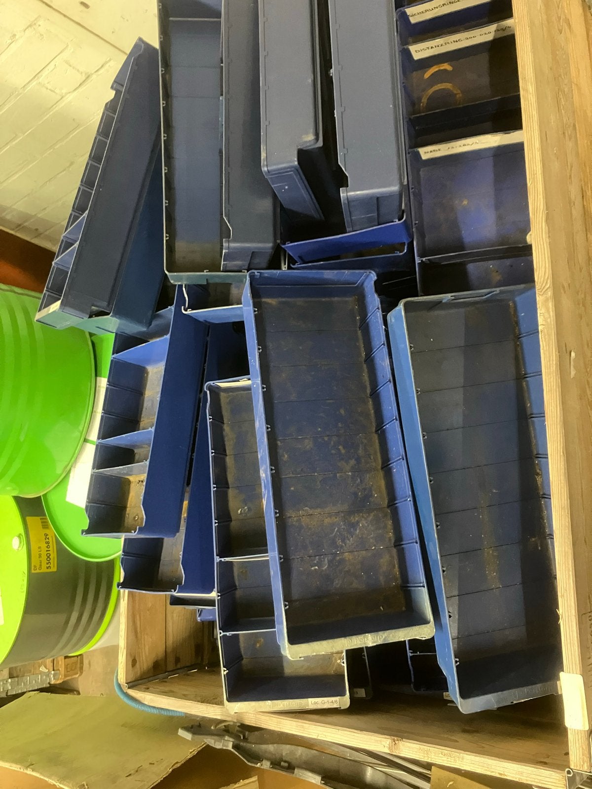 Diverse magazijnbakken - Blauw en groen, Ophalen of Verzenden