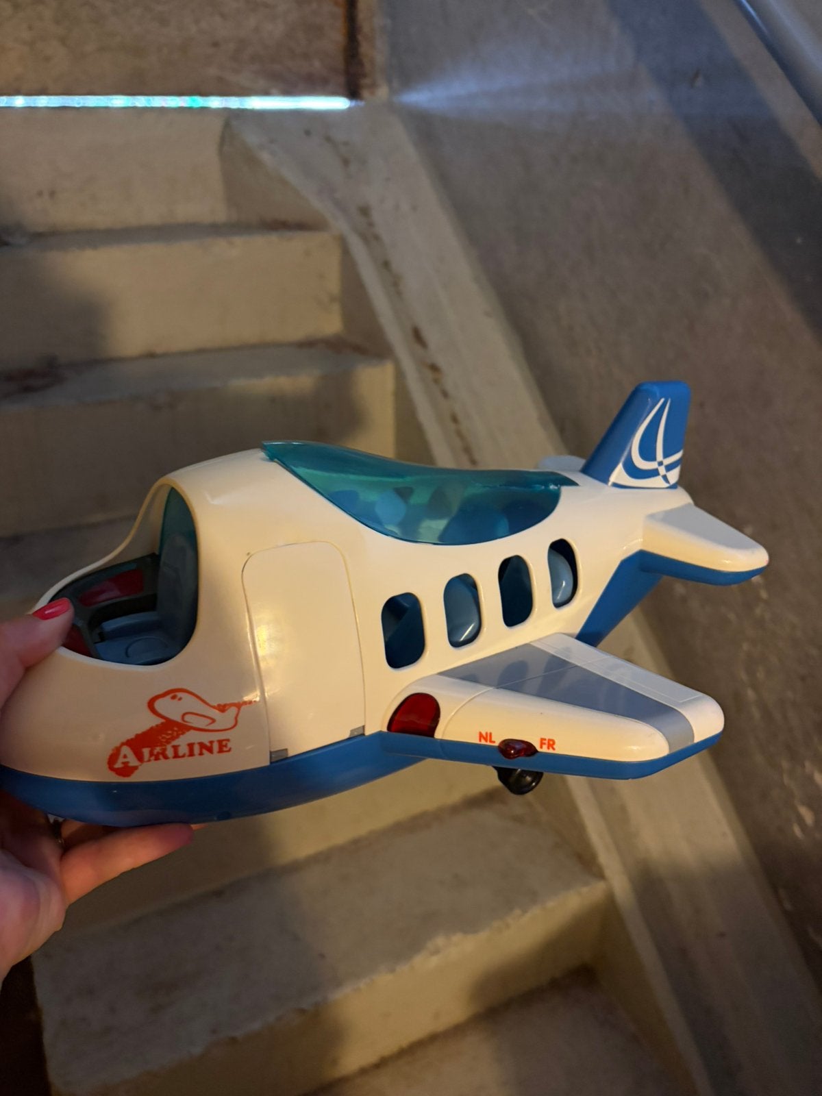 Plastic vliegtuig incl geluid, Hobby en Vrije tijd, Modelbouw | Radiografisch | Helikopters en Quadcopters, Ophalen of Verzenden
