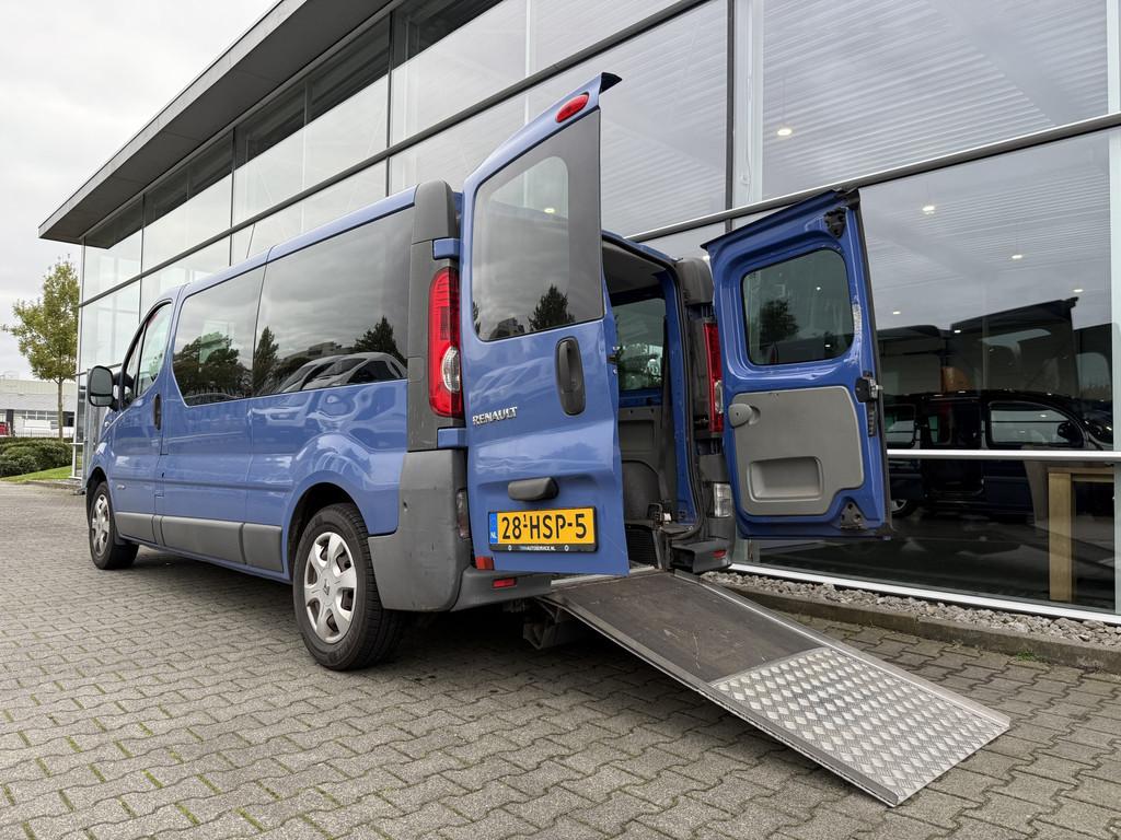 Renault Trafic Passenger 6+1 Rolstoelbus 2.0-16V T29 L2H1 Au, Auto's, Renault, Voorwielaandrijving, 1998 cc, Gebruikt, 8 stoelen