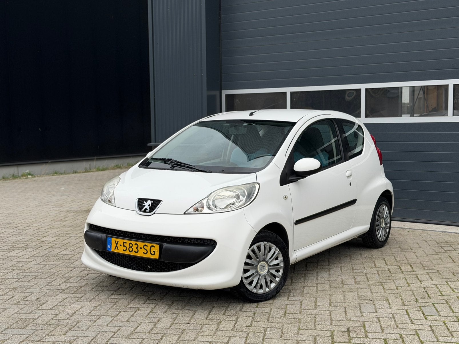 Peugeot 107 1.0 12V Nieuwe Apk Airco Elektrische Ramen, Auto's, Voorwielaandrijving, 4 stoelen, Origineel Nederlands, Bedrijf