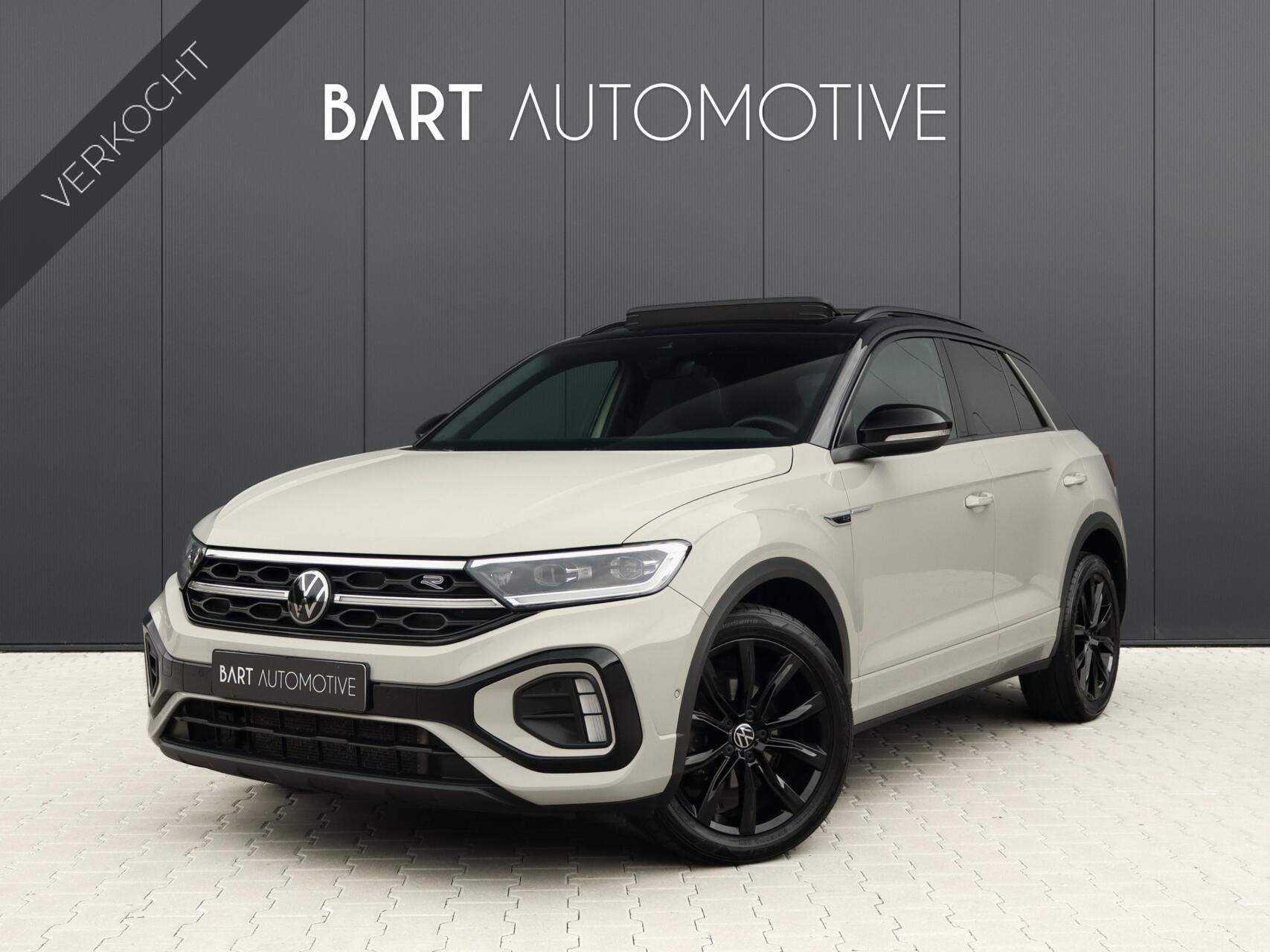 Volkswagen T-Roc 1.5 TSI R-Line|ACC|pano|IQ.Light|trekhaak, Auto's, Volkswagen, Zwart, 4 cilinders, 150 pk, Alcantara