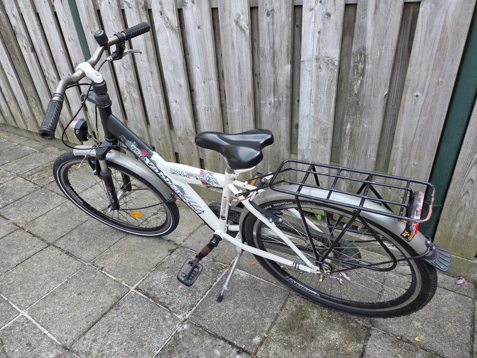 Alpina kinderfiets 24 inch - Wit/Zwart, Fietsen en Brommers, Ophalen, 20 inch of meer, Gebruikt, Velgrem