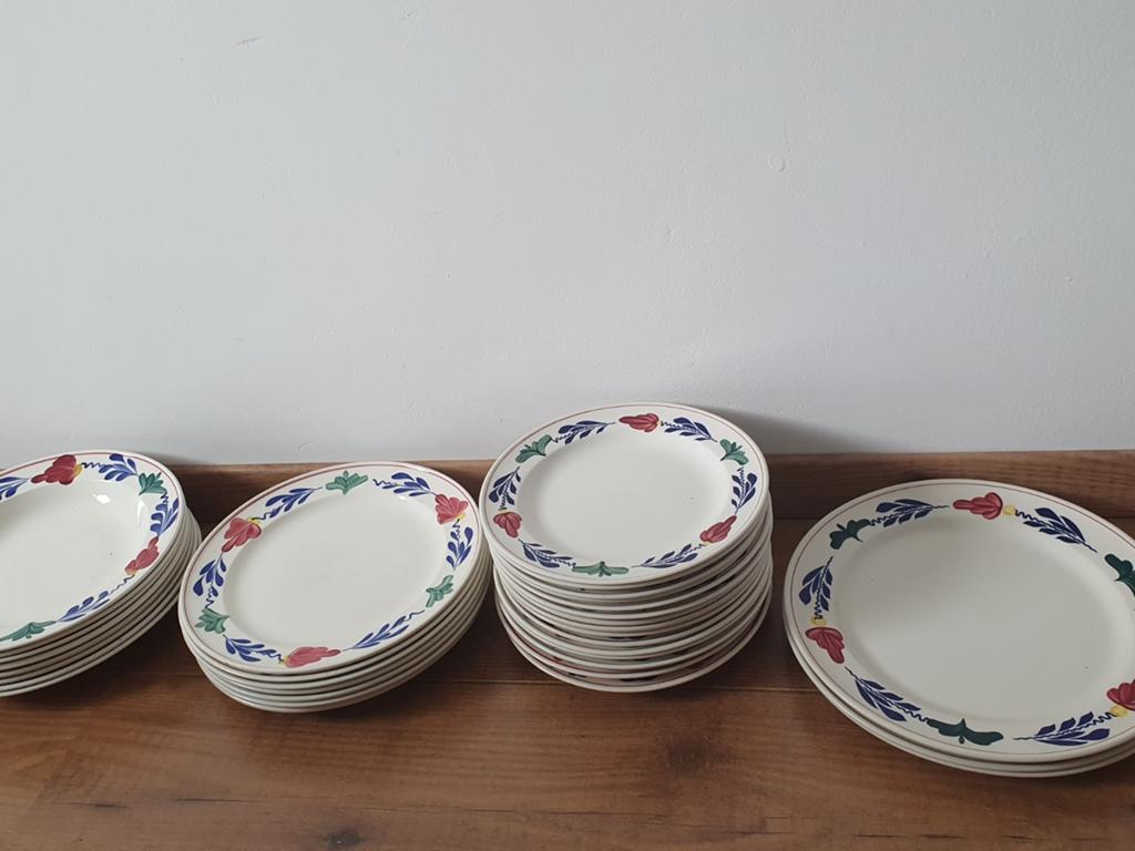Boerenbont Boch, 33 Boerenbontborden, Diverse handpainted., Huis en Inrichting, Keuken | Servies, Zo goed als nieuw, Bord(en)