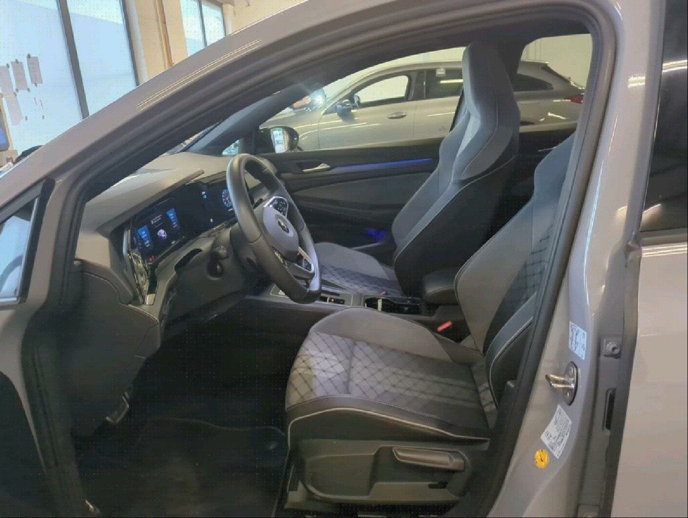 Volkswagen Golf Variant 1.5 eTSI R-Line Pano I IQlight I Cam, Auto's, Dealer onderhouden, Zwart, 4 cilinders, 150 pk