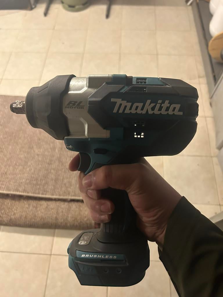 Makita DTW1002 slagmoersleutel zo goed als nieuw, Ophalen of Verzenden, Zo goed als nieuw, Overige typen
