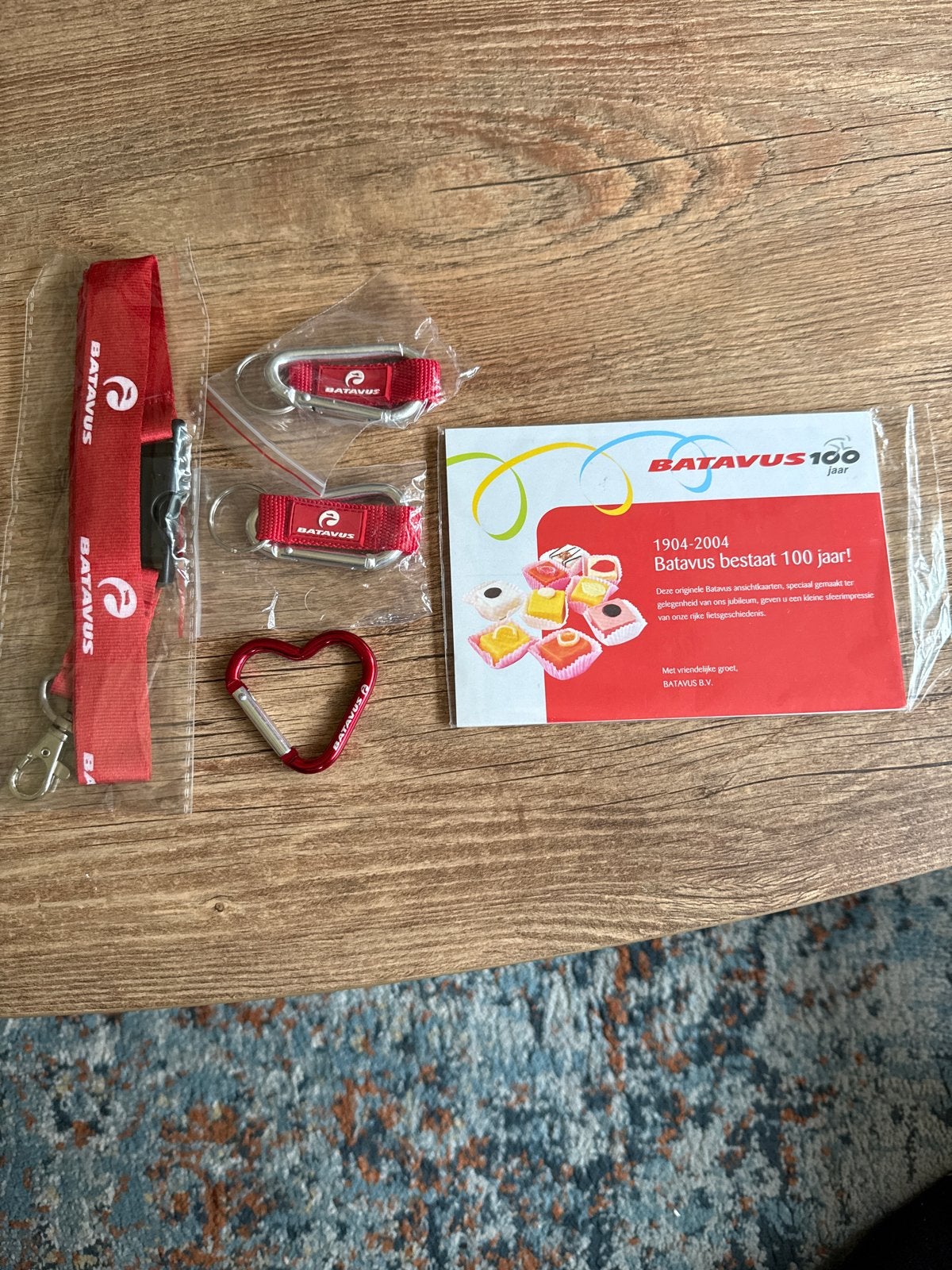 Batavus 100 Jaar Jubileum Set: Sleutelhangers & Lanyard, Fietsen en Brommers, Ophalen of Verzenden, Nieuw