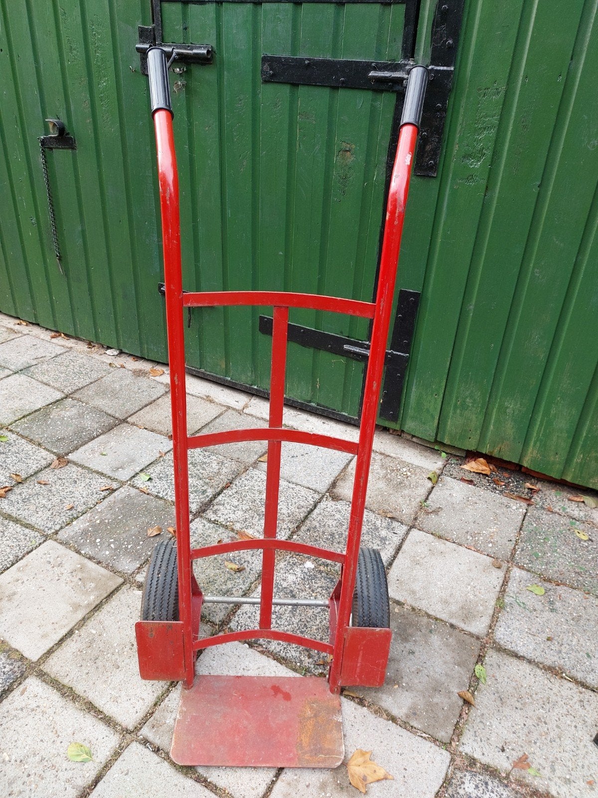 Stevige rode steekkar - Ideaal voor verhuizingen, Ophalen, Zo goed als nieuw, Steekwagen