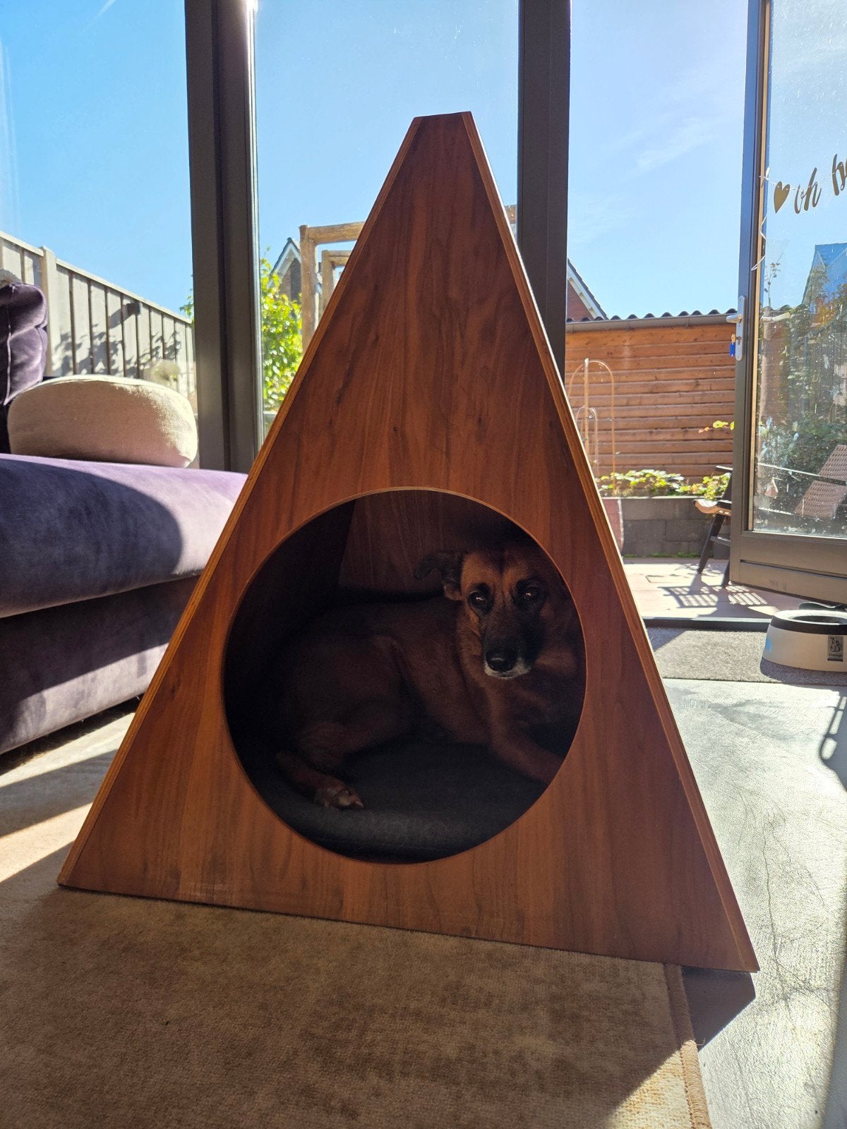 Luxe Walnoothouten Hondenhuis / Kattenhuis (A-Frame, Dieren en Toebehoren, Ophalen, Zo goed als nieuw
